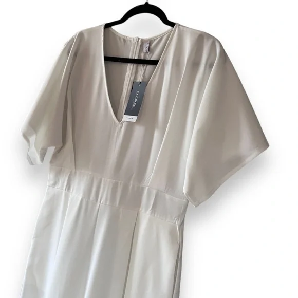 Uoozee White Wide Leg Crop V neck Elbow length sleeve Jumpsuit NWT - Picture 3 of 7
